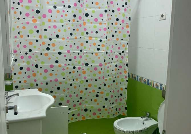 Shtepi me qera  ne Tirane, 1+1, Mobilimi E mobiluar, Pagesa 350  Euro.