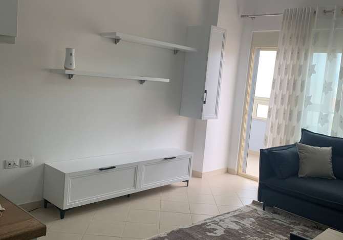 Shtepi me qera  ne Tirane, 1+1, Mobilimi E mobiluar, Pagesa 350  Euro.