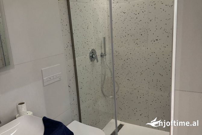 Shtepi me qera Apartament ne Tirane, 1+1, Mobilimi E mobiluar, Pagesa 450  Euro.