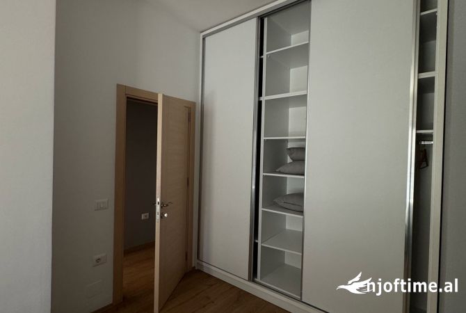 Shtepi me qera Apartament ne Tirane, 1+1, Mobilimi E mobiluar, Pagesa 700  Euro.