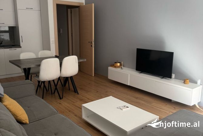 Shtepi me qera Apartament ne Tirane, 1+1, Mobilimi E mobiluar, Pagesa 700  Euro.