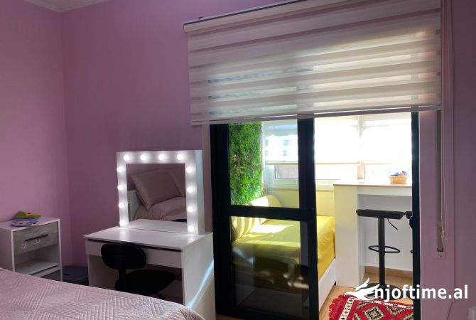 Shtepi me qera Apartament ne Tirane, 2+1, Mobilimi E mobiluar, Pagesa 800  Euro.