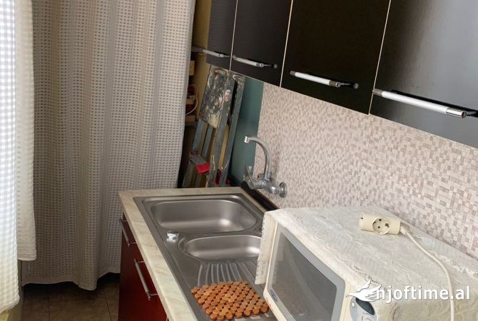 Shtepi me qera 1+1 ne Tirane - 40,000 Leke