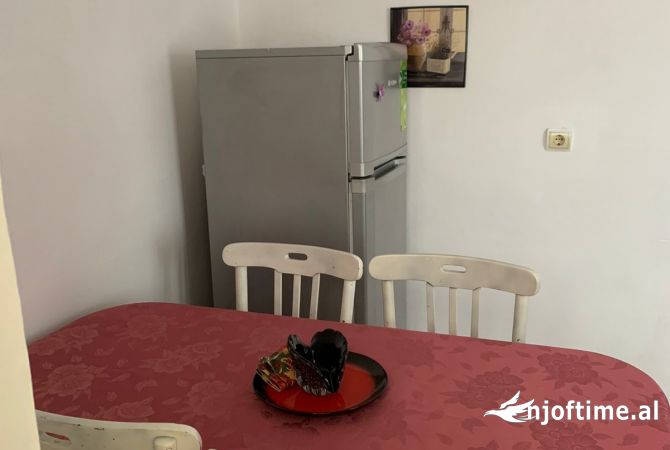 Shtepi me qera 1+1 ne Tirane - 40,000 Leke