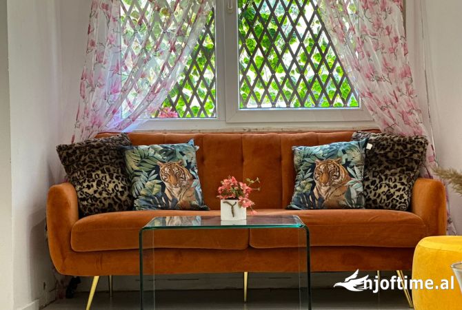 Shtepi ne shitje Apartament ne Tirane, 2+1, Mobilimi E mobiluar, Pagesa 168,000  Euro.