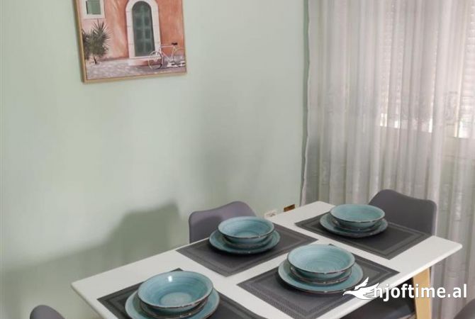 Shtepi me qera Apartament ne Tirane, 1+1, Mobilimi E mobiluar, Pagesa 50,000  Leke.