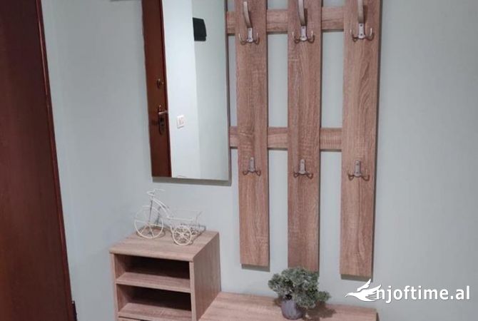 Shtepi me qera Apartament ne Tirane, 1+1, Mobilimi E mobiluar, Pagesa 50,000  Leke.