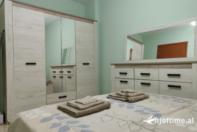 Shtepi me qera Apartament ne Tirane, 1+1, Mobilimi E mobiluar, Pagesa 50,000  Leke.