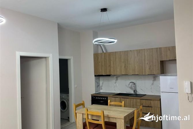 Shtepi me qera 1+1 ne Tirane - 45,000 Leke