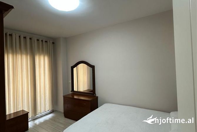 Shtepi me qera Apartament ne Tirane, 1+1, Mobilimi E mobiluar, Pagesa 45,000  Leke.