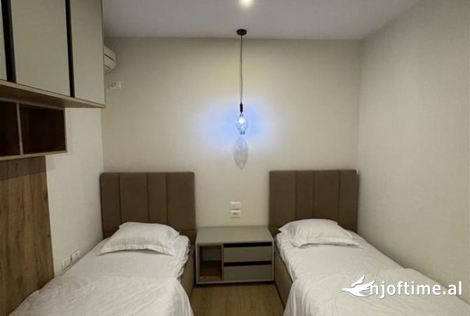 Shtepi me qera Apartament ne Tirane, 2+1, Mobilimi E mobiluar, Pagesa 65,000  Leke.