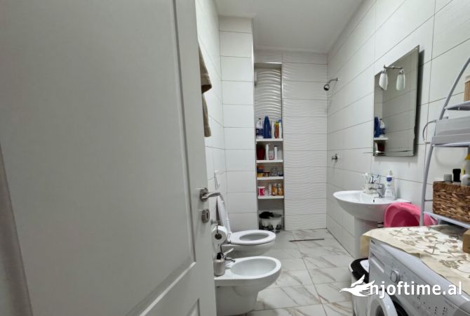 Shtepi me qera Apartament ne Tirane, 2+1, Mobilimi E mobiluar, Pagesa 600  Euro.