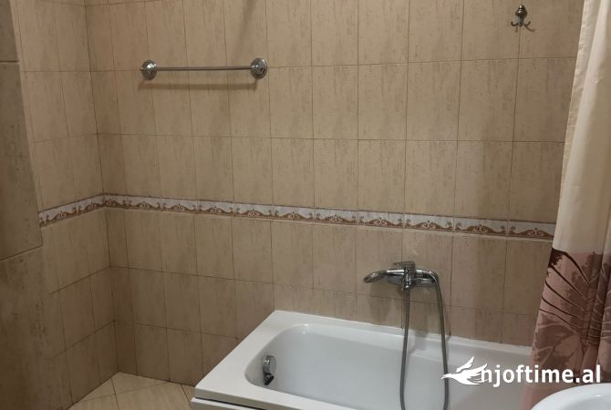 Shtepi me qera Apartament ne Tirane, 1+1, Mobilimi E mobiluar, Pagesa 45,000  Leke.