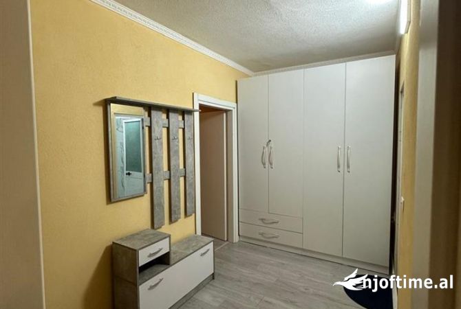 Shtepi me qera Apartament ne Tirane, 1+1, Mobilimi E mobiluar, Pagesa 40,000  Leke.