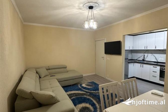 Shtepi me qera 1+1 ne Tirane - 40,000 Leke