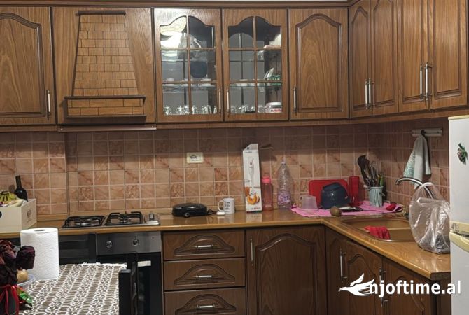 Shtepi me qera 1+1 ne Tirane - 40,000 Leke