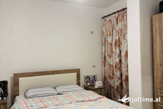 Shtepi me qera Apartament ne Tirane, 1+1, Mobilimi E mobiluar, Pagesa 40,000  Leke.