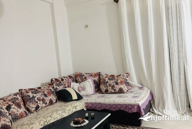 Shtepi me qera 1+1 ne Tirane - 40,000 Leke