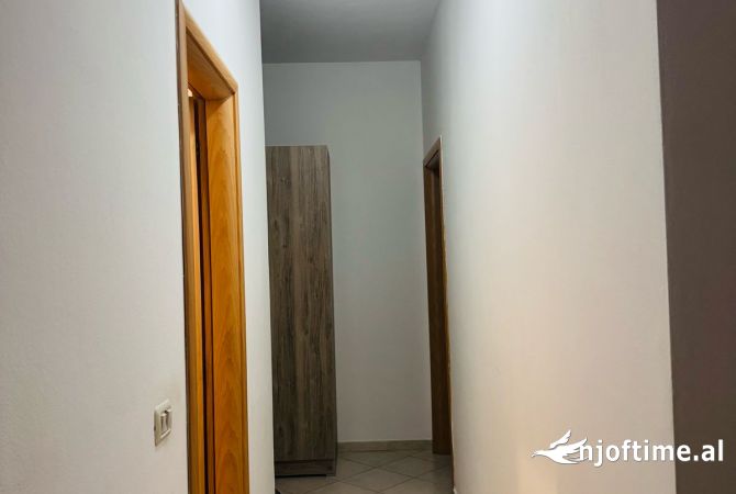 Shtepi me qera Apartament ne Tirane, 1+1, Mobilimi E mobiluar, Pagesa 40,000  Leke.