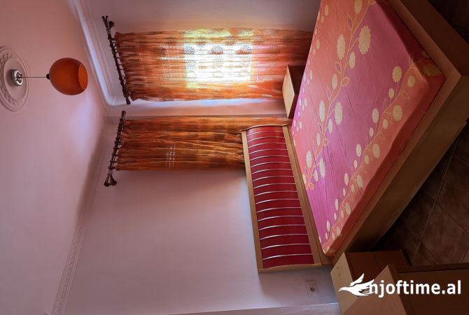 Shtepi ne shitje Apartament ne Tirane, 1+1, Mobilimi E mobiluar, Pagesa 81,000  Euro.
