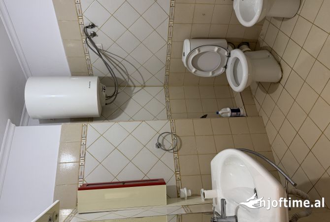 Shtepi ne shitje Apartament ne Tirane, 1+1, Mobilimi E mobiluar, Pagesa 81,000  Euro.