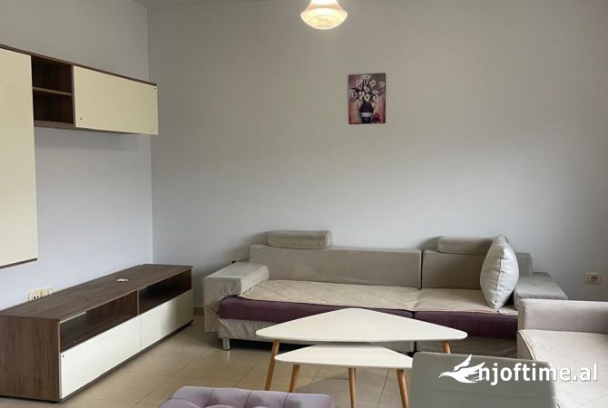 Shtepi me qera Apartament ne Tirane, 2+1, Mobilimi E mobiluar, Pagesa 50,000  Leke.