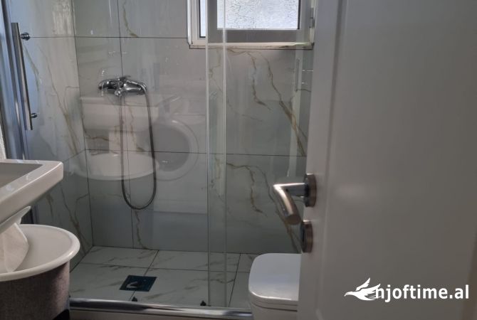 Shtepi me qera Apartament ne Tirane, 1+1, Mobilimi E mobiluar, Pagesa 400  Euro.