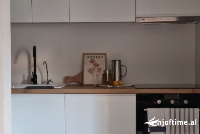 Shtepi me qera Apartament ne Tirane, 1+1, Mobilimi E mobiluar, Pagesa 400  Euro.