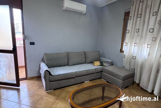 Shtepi me qera 1+1 ne Tirane - 40,000 Leke