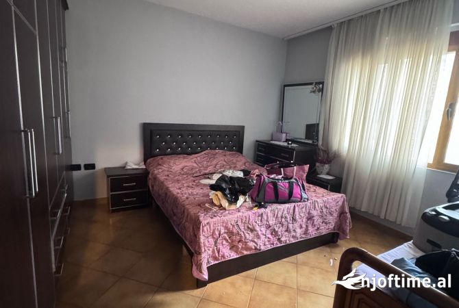 Shtepi me qera Apartament ne Tirane, 1+1, Mobilimi E mobiluar, Pagesa 40,000  Leke.