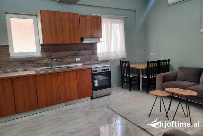 Shtepi me qera Apartament ne Tirane, 2+1, Mobilimi E mobiluar, Pagesa 35,000  Leke.