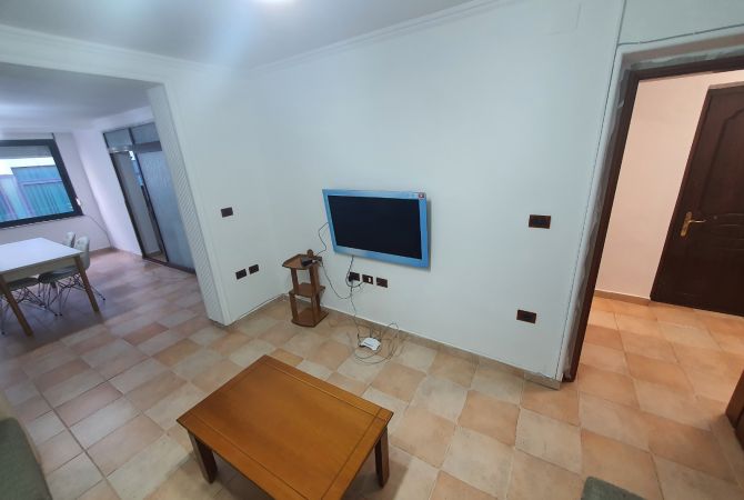 Shtepi ne shitje Apartament ne Tirane, 3+1, Mobilimi E mobiluar, Pagesa 260,000  Euro.