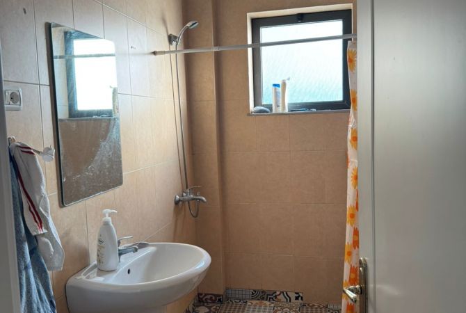 Shtepi ne shitje Apartament ne Tirane, 1+1, Mobilimi E mobiluar, Pagesa 105,000  Euro.