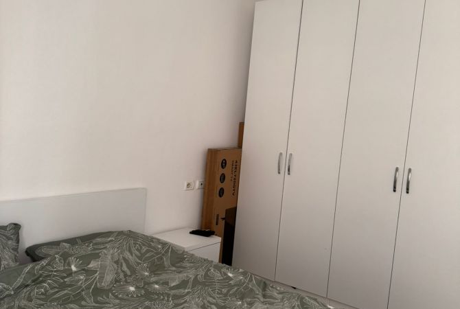 Shtepi ne shitje Apartament ne Tirane, 1+1, Mobilimi E mobiluar, Pagesa 105,000  Euro.