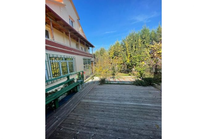 Shtepi ne shitje Vila Luksoze ne Tirane, 7+1, Mobilimi E mobiluar, Pagesa 350,000  Euro.