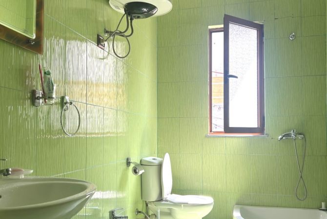 Shtepi me qera 2+1 ne Tirane - 390 Euro