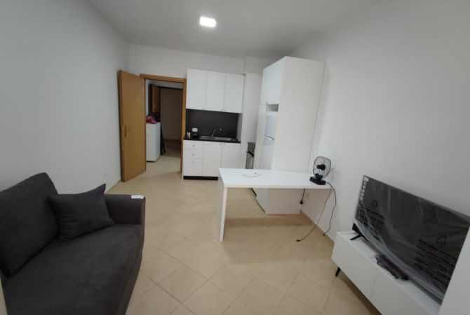 Shtepi me qera 1+1 ne Tirane - 40,000 Leke