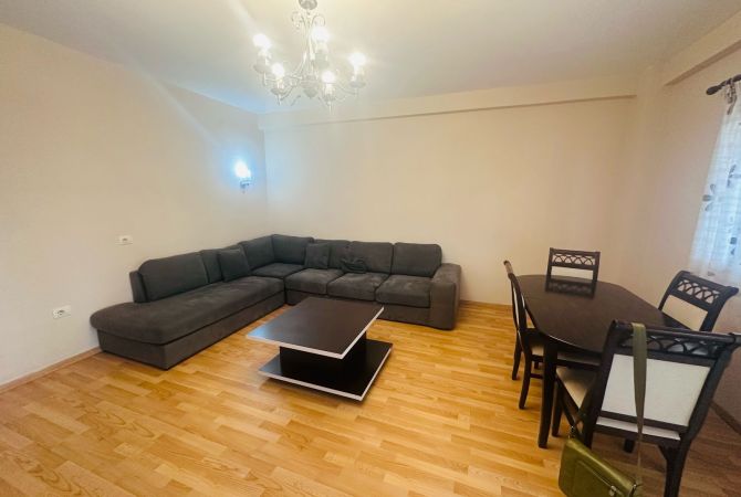 Shtepi me qera Apartament ne Tirane, 2+1, Mobilimi E mobiluar, Pagesa 500  Euro.