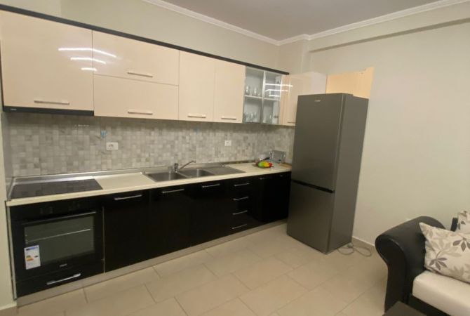 Shtepi me qera 2+1 ne Tirane - 400 Euro