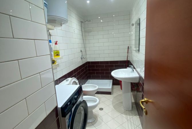 Shtepi me qera Apartament ne Tirane, 2+1, Mobilimi E mobiluar, Pagesa 400  Euro.