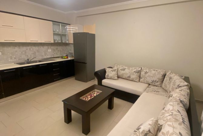 Shtepi me qera Apartament ne Tirane, 2+1, Mobilimi E mobiluar, Pagesa 400  Euro.
