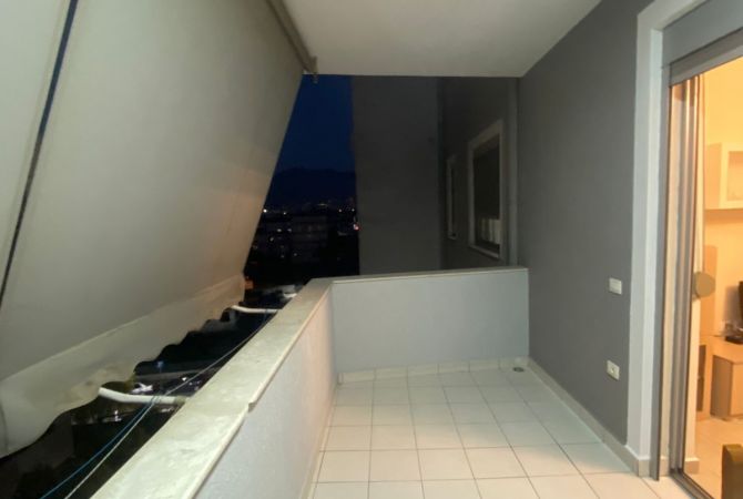 Shtepi me qera Apartament ne Tirane, 2+1, Mobilimi E mobiluar, Pagesa 400  Euro.