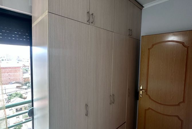 Shtepi me qera Apartament ne Tirane, 1+1, Mobilimi E mobiluar, Pagesa 450  Euro.