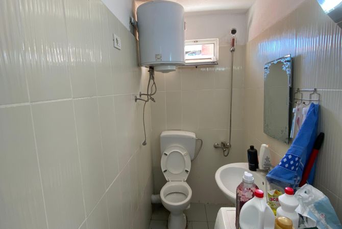 Shtepi me qera Apartament ne Tirane, 2+1, Mobilimi E mobiluar, Pagesa 430  Euro.