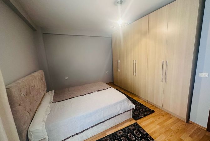 Shtepi me qera Apartament ne Tirane, 2+1, Mobilimi E mobiluar, Pagesa 430  Euro.