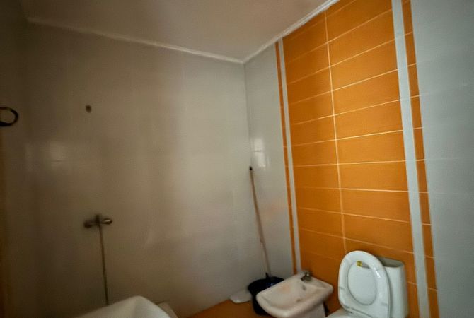 Shtepi me qera 1+1 ne Tirane - 35,000 Leke