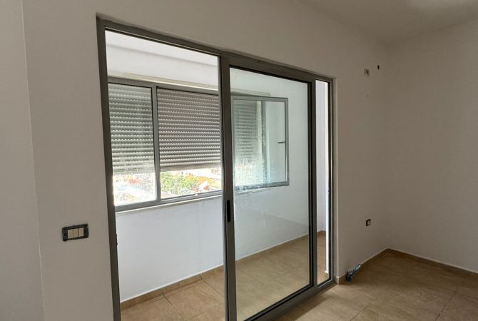 Shtepi me qera 1+1 ne Tirane - 35,000 Leke