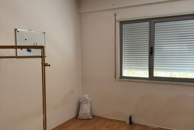 Shtepi me qera Apartament ne Tirane, 1+1, Mobilimi Bosh, pa mobiluar, Pagesa 35,000  Leke.