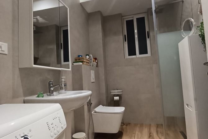 Shtepi me qera Apartament ne Tirane, 3+1, Mobilimi E mobiluar, Pagesa 600  Euro.