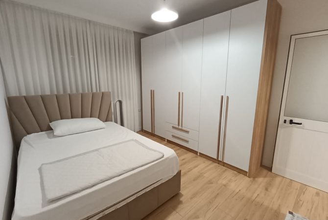 Shtepi me qera Apartament ne Tirane, 3+1, Mobilimi E mobiluar, Pagesa 600  Euro.
